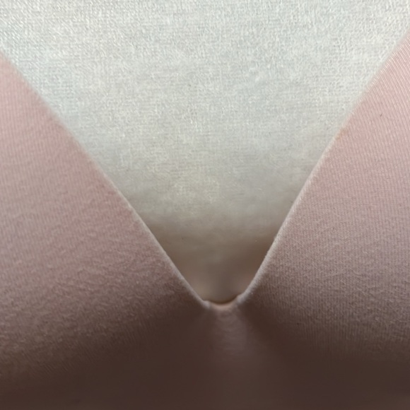 NWOT Victoria’s Secret Padded No-Wire Bra - Picture 2 of 6